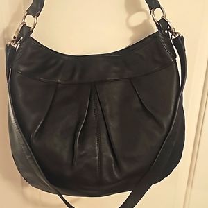 Victor's Large Leather Crossbofy, Handles, Top Zip Closure